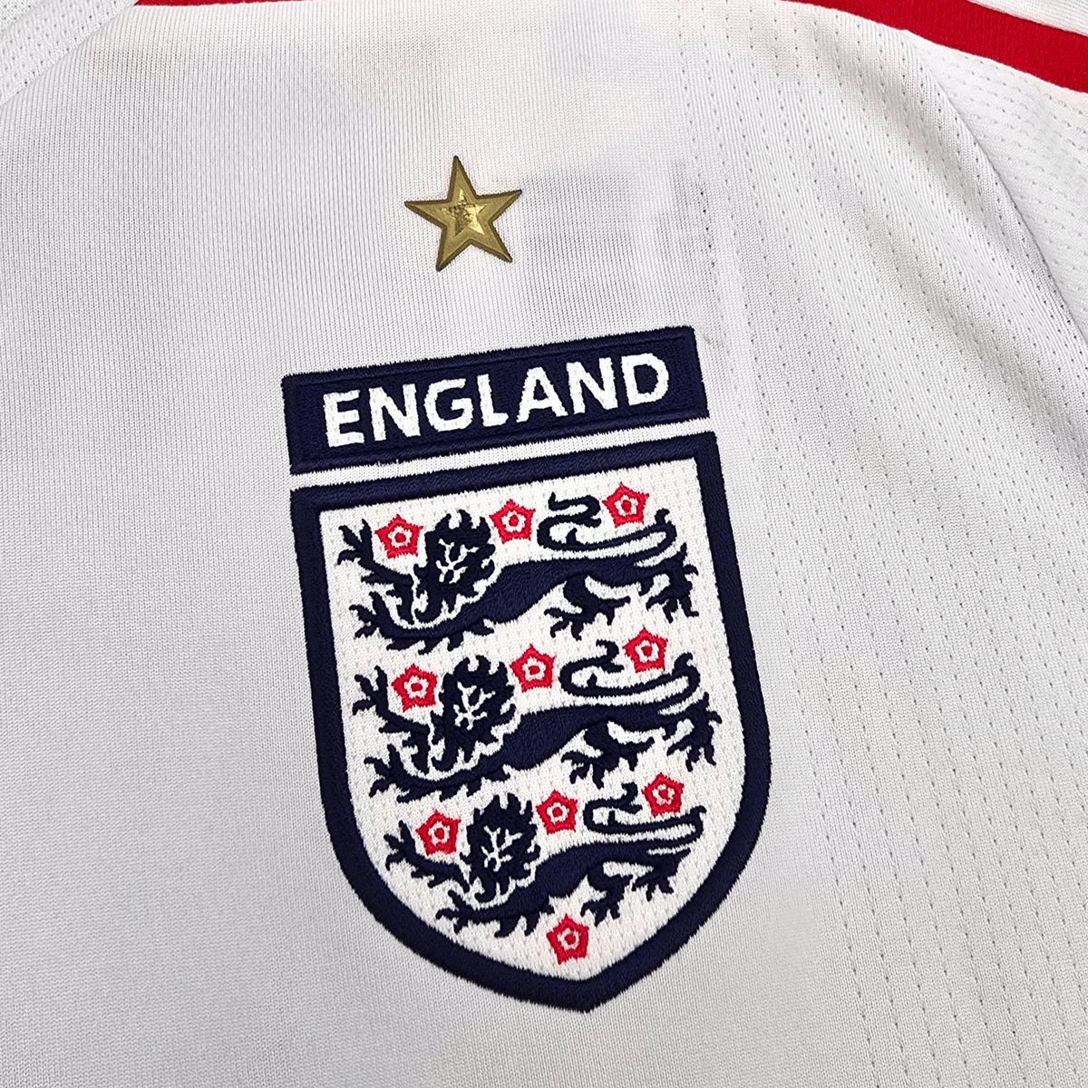 2007/09 England Home Football Shirt (XL) Umbro 4 Gerrard (BNWTs) - Football Finery - FF304123