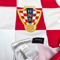 2008/09 Croatia Home Football Shirt (L) Nike 14 Modric - Football Finery - FF303637