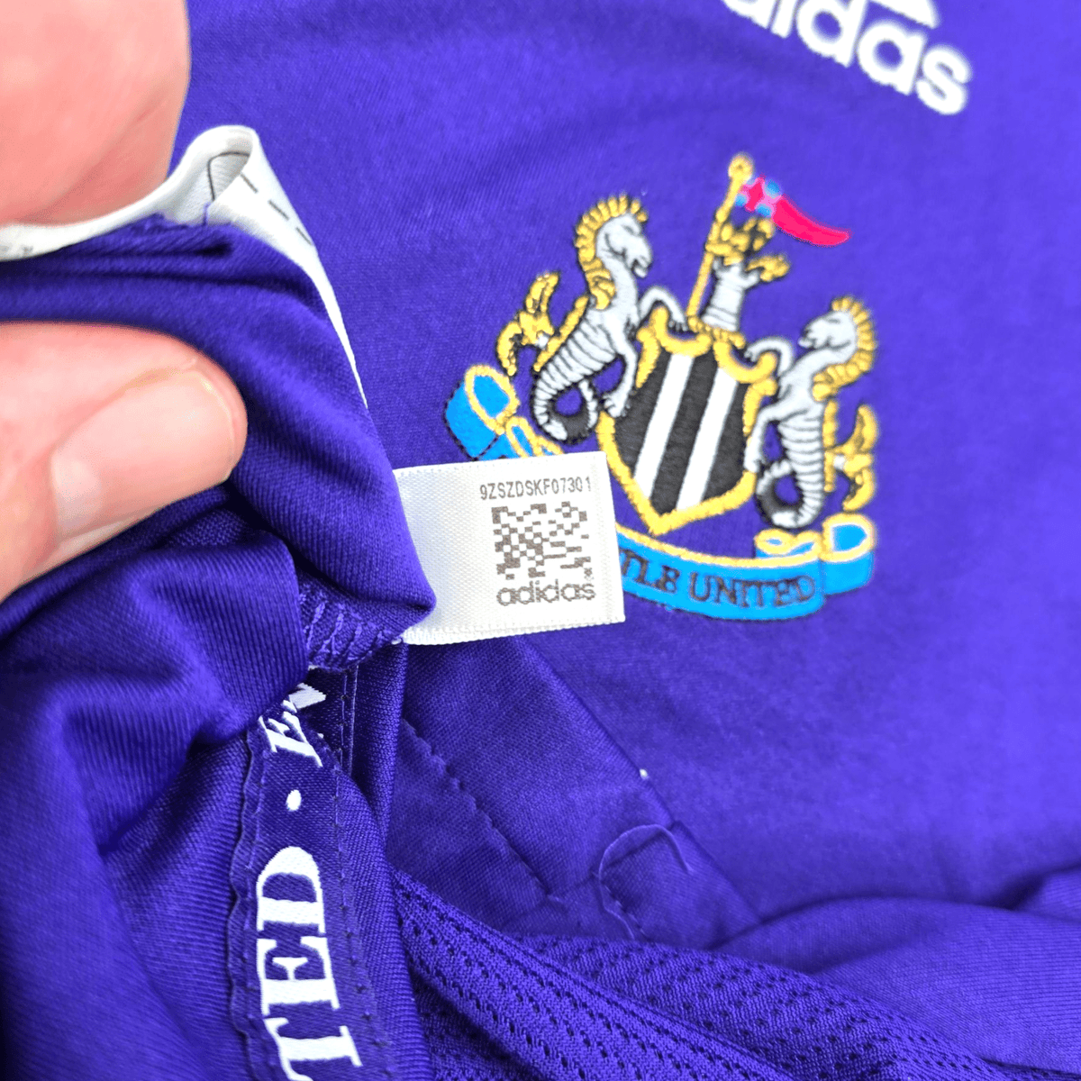 2008/09 Newcastle United Away Football Shirt (XL) Adidas 39 Carroll - Football Finery - FF301589