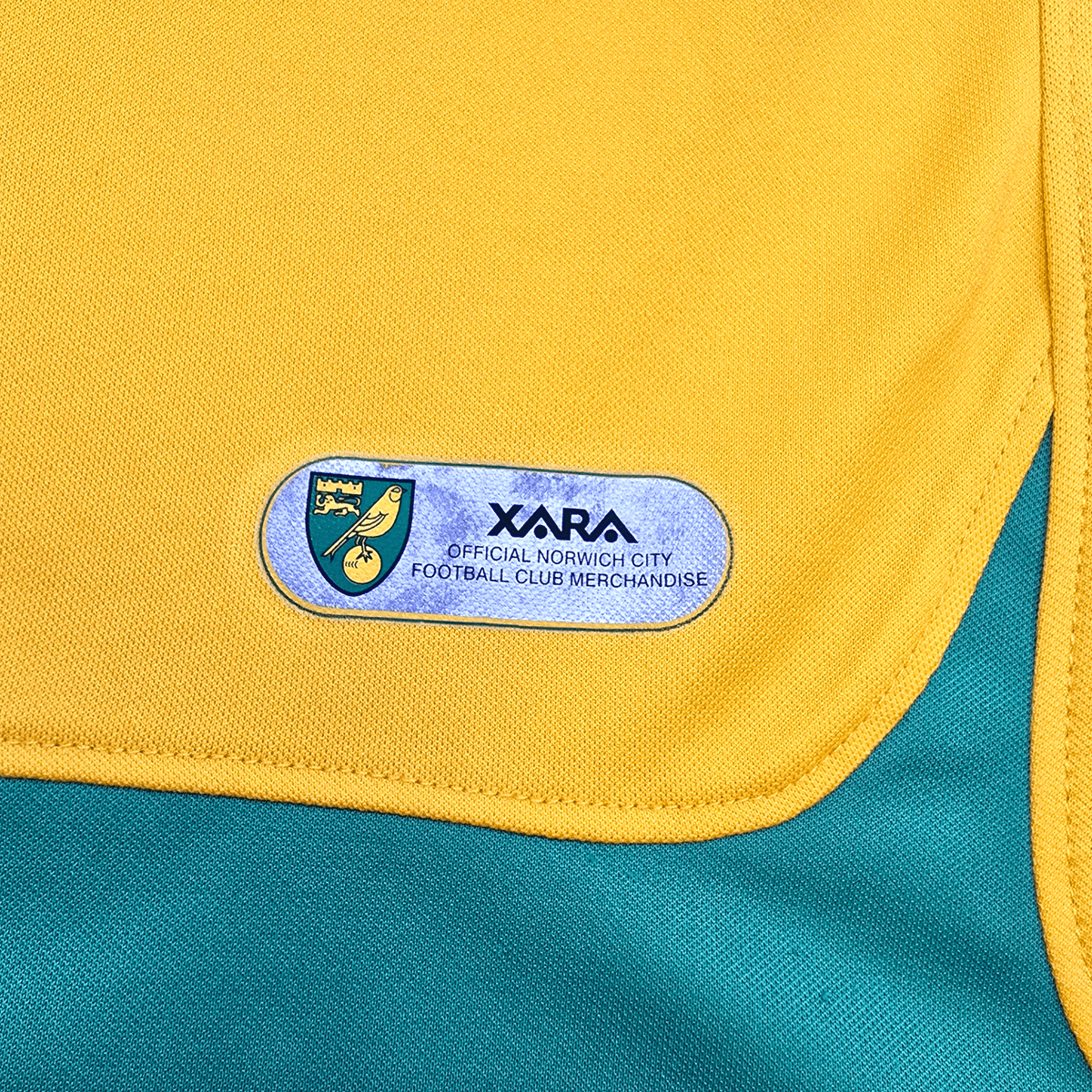 2008/09 Norwich City Home Football Shirt (M) Xara - Football Finery - FF304150