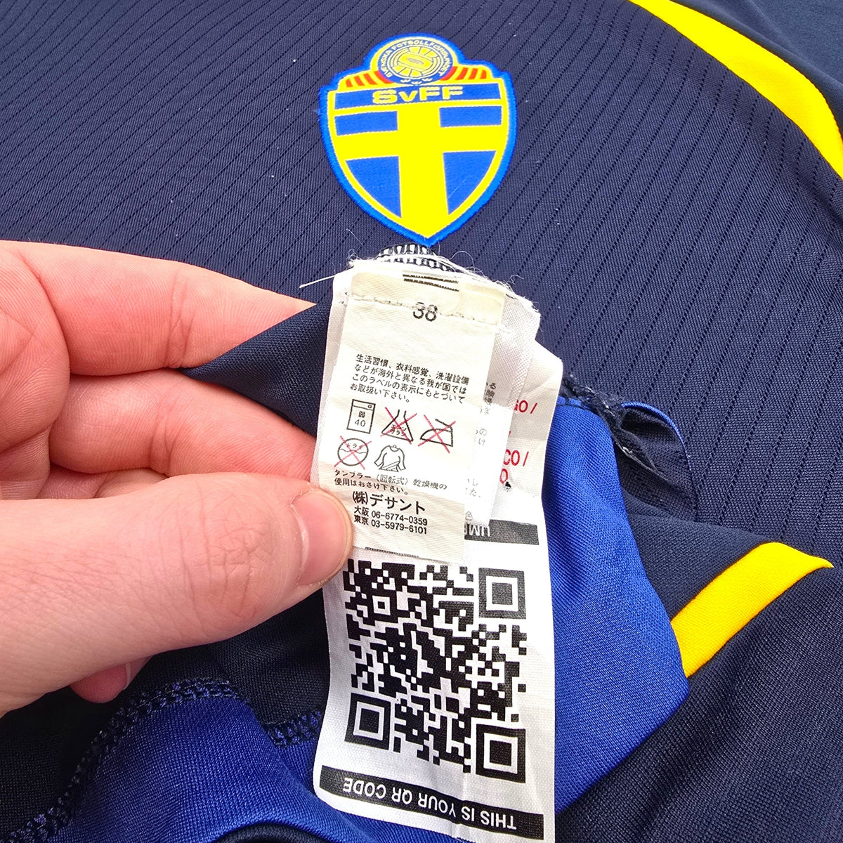 2008/09 Sweden Away Football Shirt (M) Umbro 10 Ibrahimovic - Football Finery - FF305374