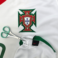 2008/10 Portugal Away Football Shirt (XL) Nike 7 Ronaldo - Football Finery - FF303998