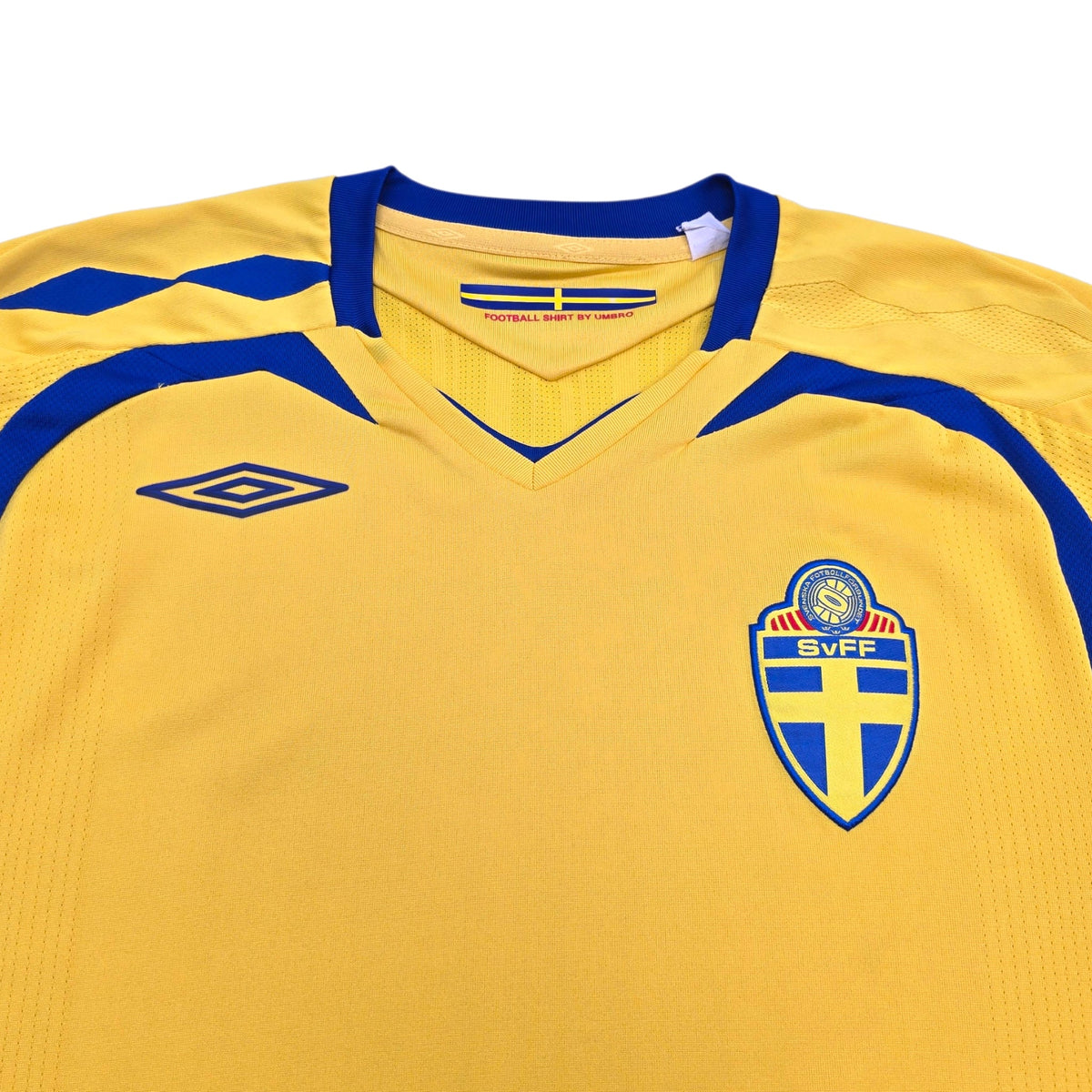 2008/10 Sweden Home Football Shirt (XL) Umbro - Football Finery - FF304236