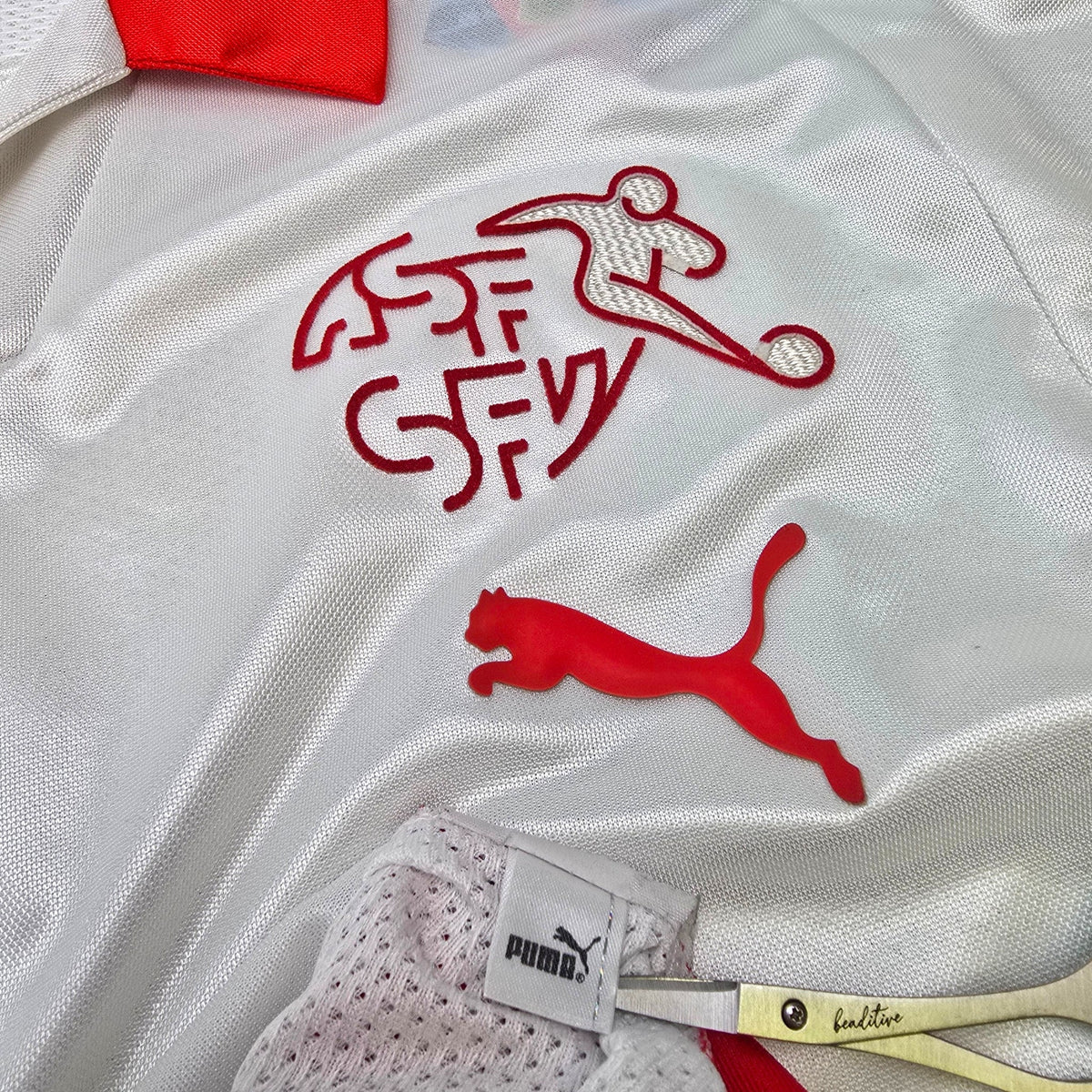 2008/10 Switzerland Away Football Shirt (M) Puma - Football Finery - FF304490