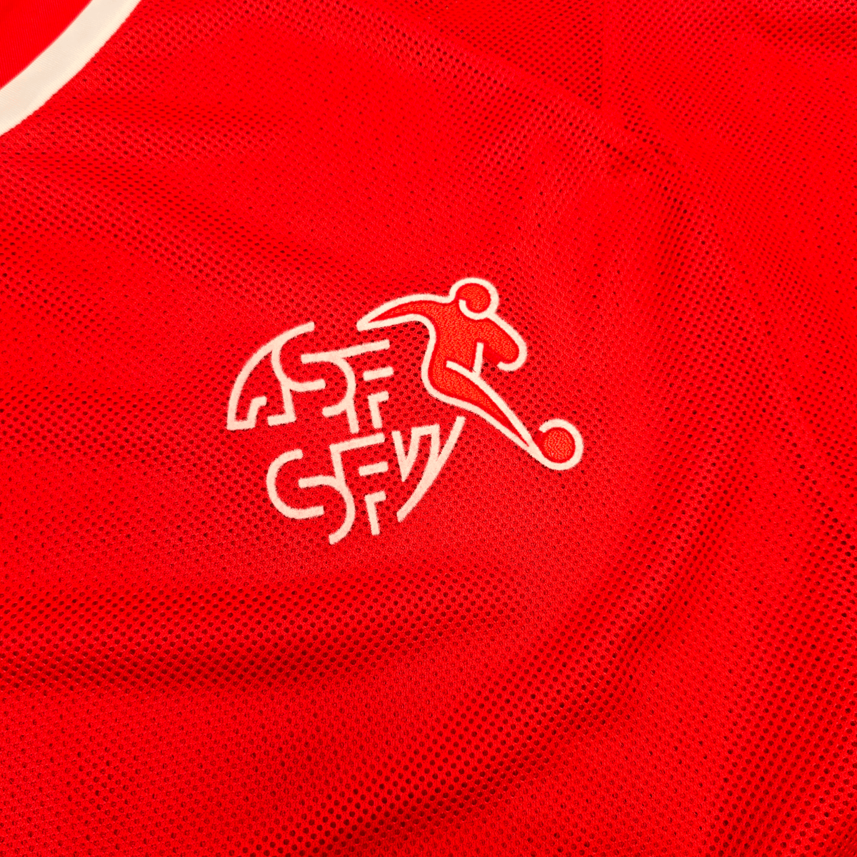 2008/10 Switzerland Home Football Shirt (L) Puma - Football Finery - FF305382