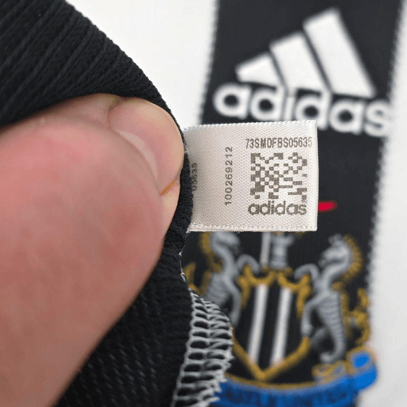 2009/10 Newcastle United Home Football Shirt (XL) Adidas 4 Nolan - Football Finery - FF300864