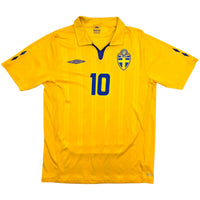 2009/10 Sweden Home Football Shirt (M) Umbro 10 Ibrahimovic - Football Finery - FF305373