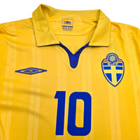 2009/10 Sweden Home Football Shirt (M) Umbro 10 Ibrahimovic - Football Finery - FF305373