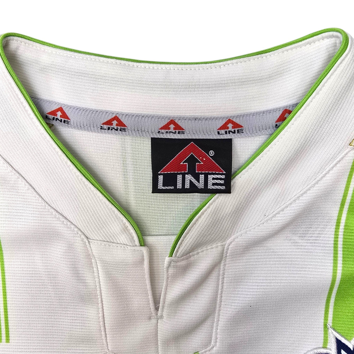 2010 Shonan Bellmare Away Football Shirt (M) Line - Football Finery - FF305188