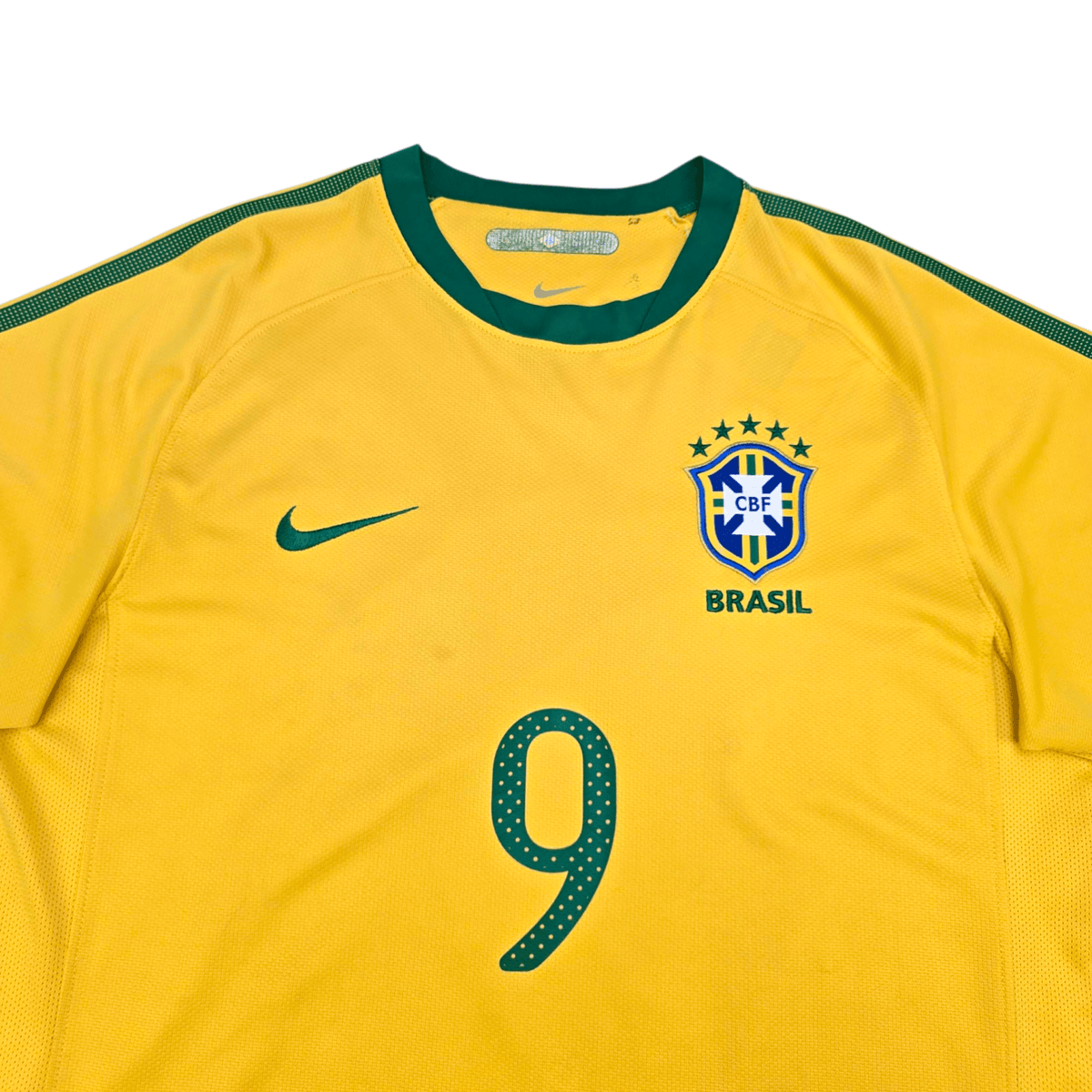 2010/11 Brazil Home Football Shirt (M) Nike 9 L.Fabiano - Football Finery - FF302494