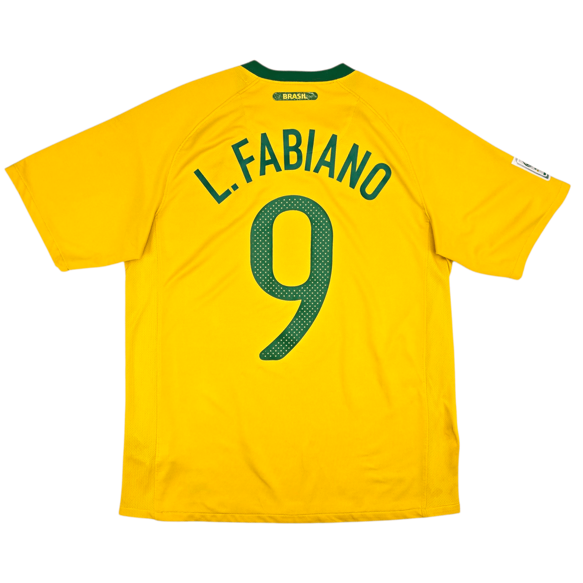 2010/11 Brazil Home Football Shirt (M) Nike 9 L.Fabiano - Football Finery - FF302494