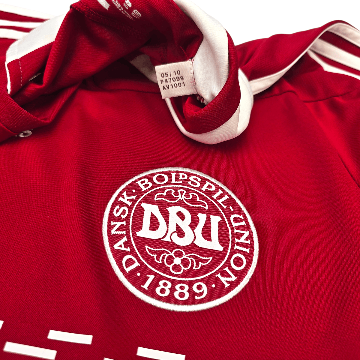 2010/11 Denmark Home Football Shirt (XL) Adidas 4 Agger - Football Finery - FF301655