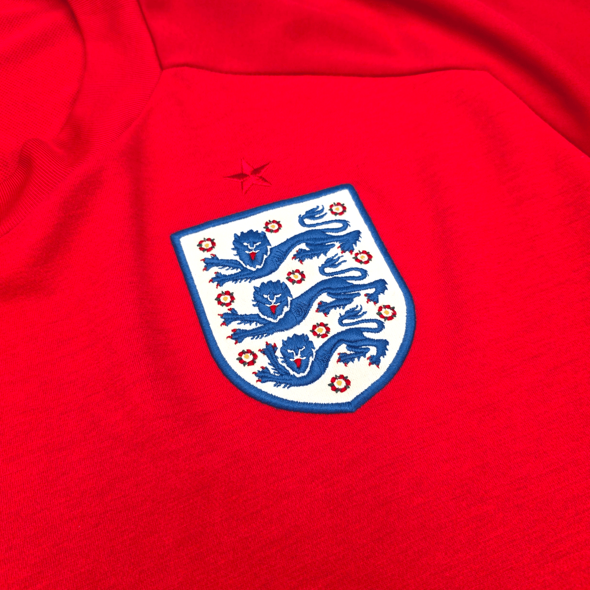 2010/11 England Away Football Shirt (2XL) Umbro 10 Rooney - Football Finery - FF301649