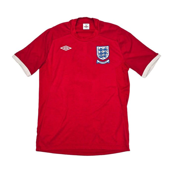 La seconda maglia rossa dell'Inghilterra per il 2010 La seconda maglia rossa dell'Inghilterra per il 2010