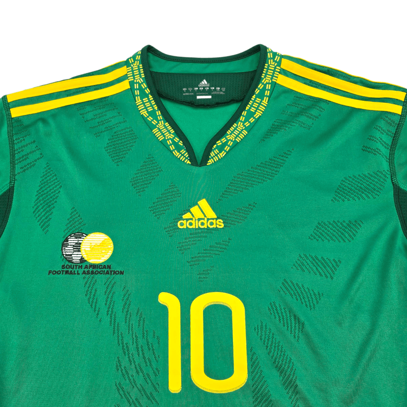 2010/11 South Africa Away Football Shirt (L) Adidas 10 Pienaar - Football Finery - FF302858