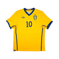 2010/12 Sweden Home Football Shirt (L) Umbro #10 Ibrahimovic - Football Finery - FF204094