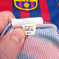 2011/12 Barcelona Home Football Shirt (M) Nike 8 A.Iniesta - Football Finery - FF303483