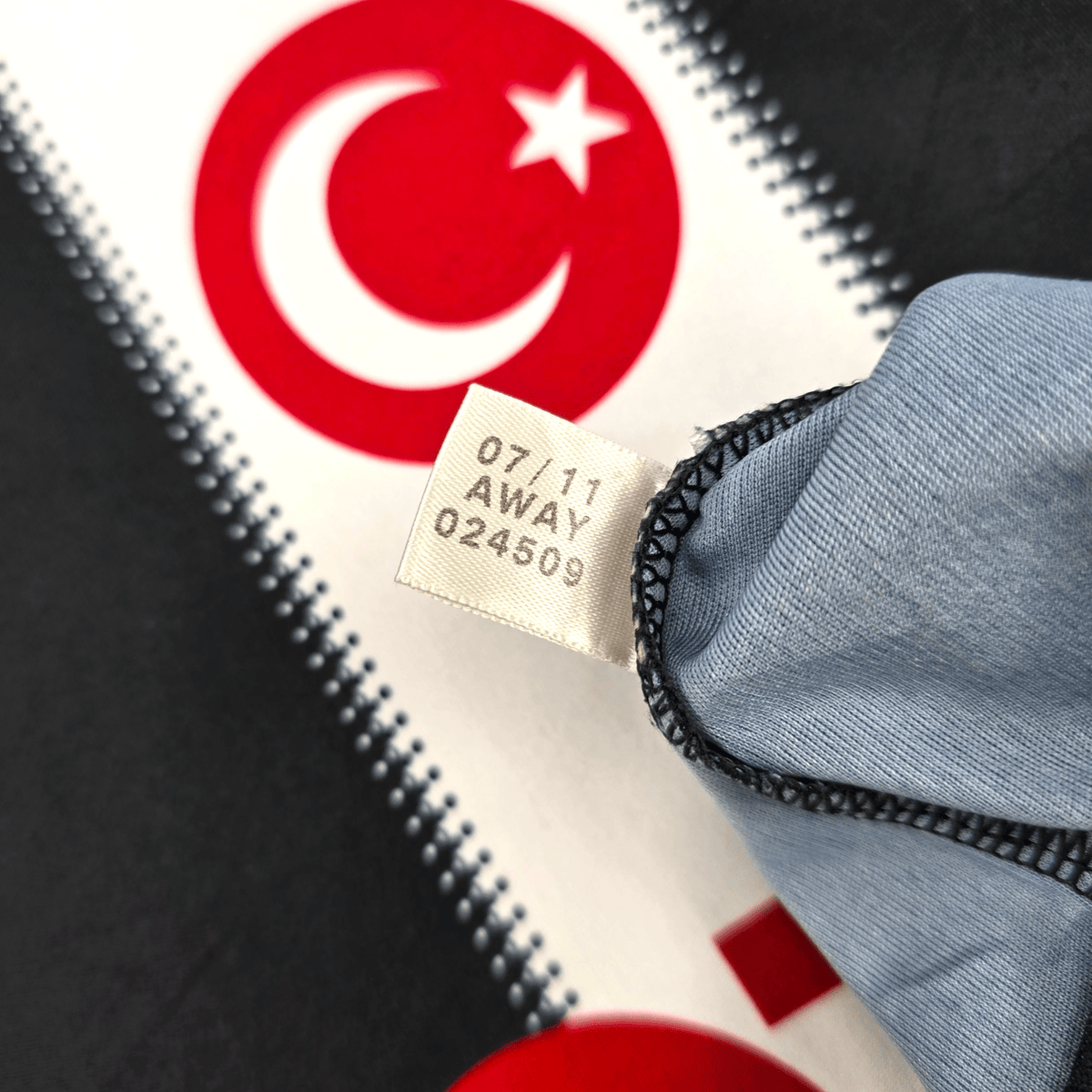 2011/12 Besiktas Home Football Shirt (M) Adidas - Football Finery - FF302709