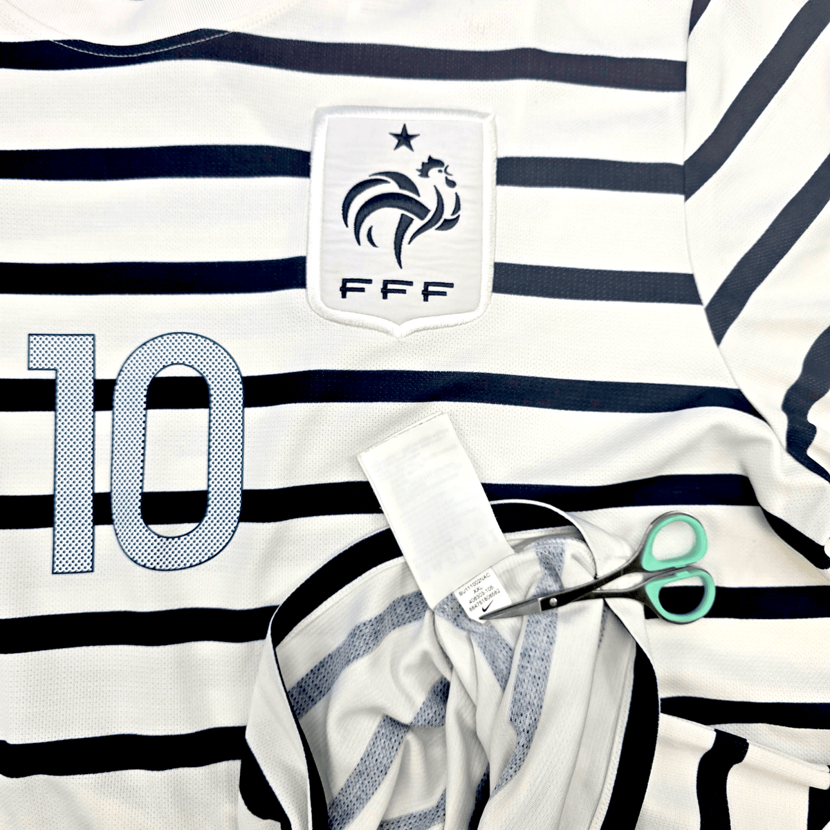 2011/12 France Away Football Shirt (2XL) Nike 10 Benzema - Football Finery - FF302876