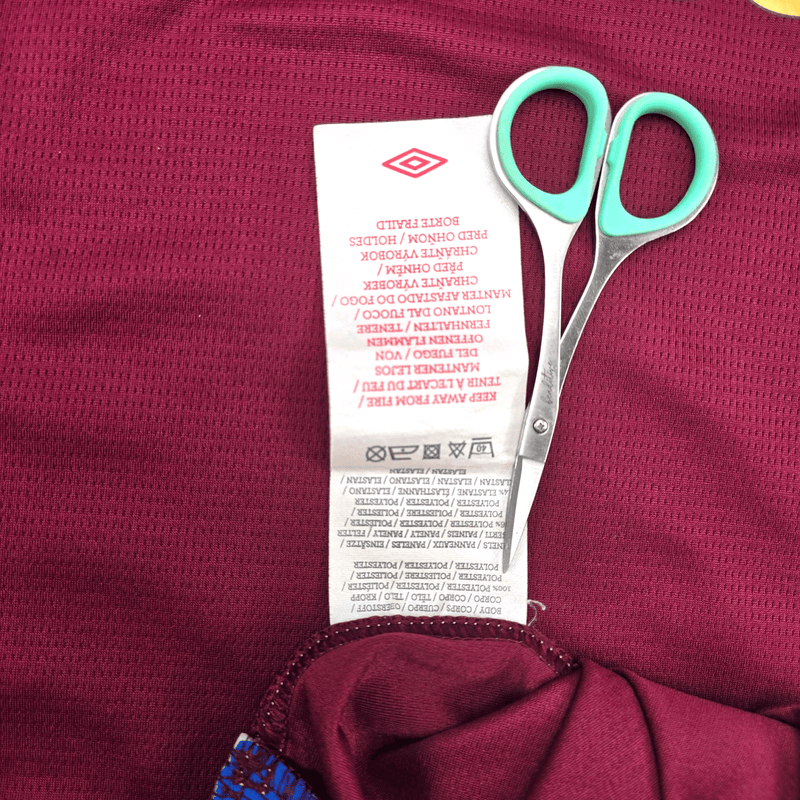 2011/12 Linfield Away Football Shirt (L) Umbro - Football Finery - FF302279