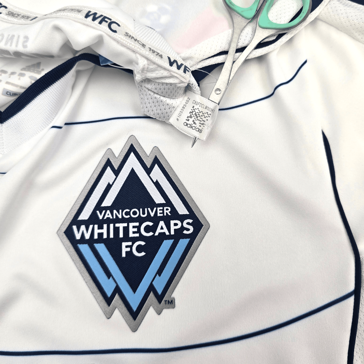 2011/12 Vancouver Whitecaps Home Football Shirt (L) Adidas - Football Finery - FF305200
