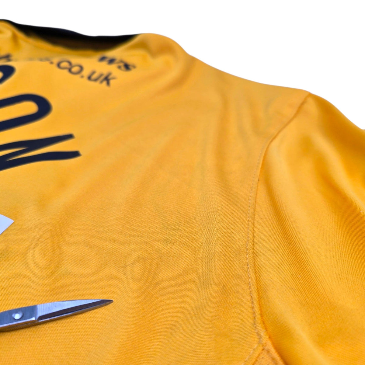 2012/13 Cambridge United Home Football Shirt (XL) Burrda Sport #25 Hudson (Matchworn) Squad Signed - Football Finery - FF307799