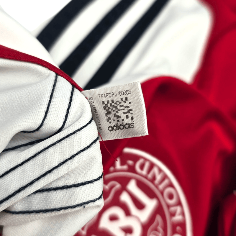 2012/13 Denmark Home Football Shirt (XL) Adidas 8 Eriksen - Football Finery - FF301405