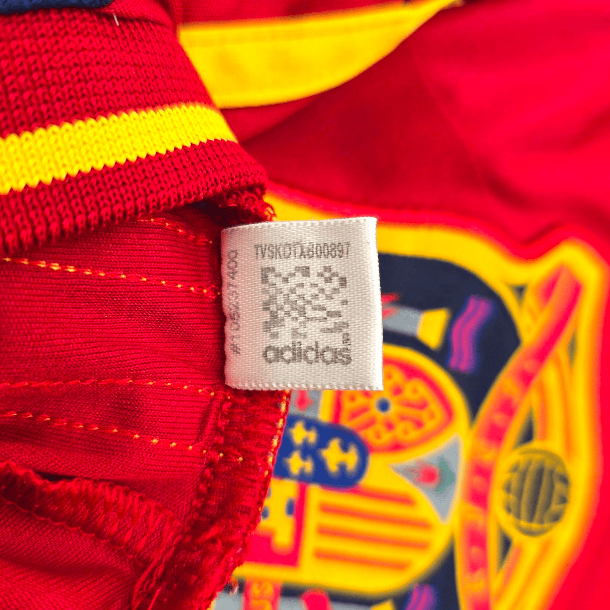 2012/13 Spain Home Football Shirt (M) Adidas 6 Iniesta - Football Finery - FF301026