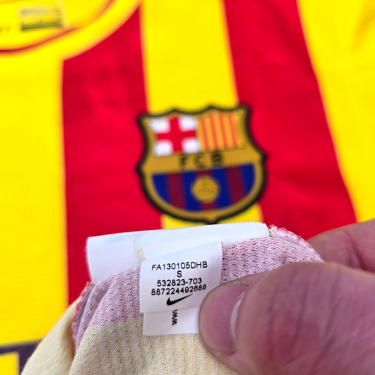 2013/14 Barcelona Away Football Shirt (S) Nike 10 Messi - Football Finery - FF305721