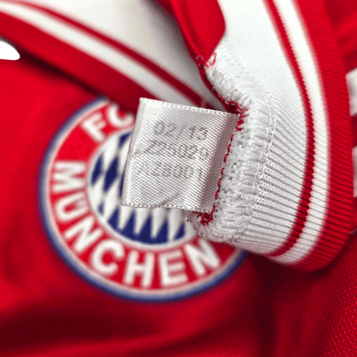 2013/14 Bayern Munich Home Football Shirt (XL) Adidas 8 Martinez - Football Finery - FF304729