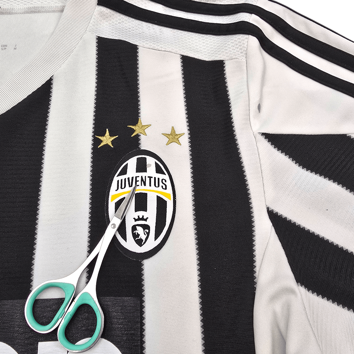 2013/14 Juventus Home Football Shirt (S) Adidas 6 Khedira - Football Finery - FF301681