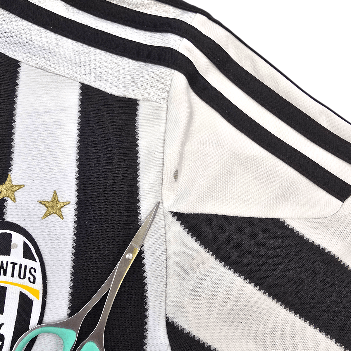 2013/14 Juventus Home Football Shirt (S) Adidas 6 Khedira - Football Finery - FF301681