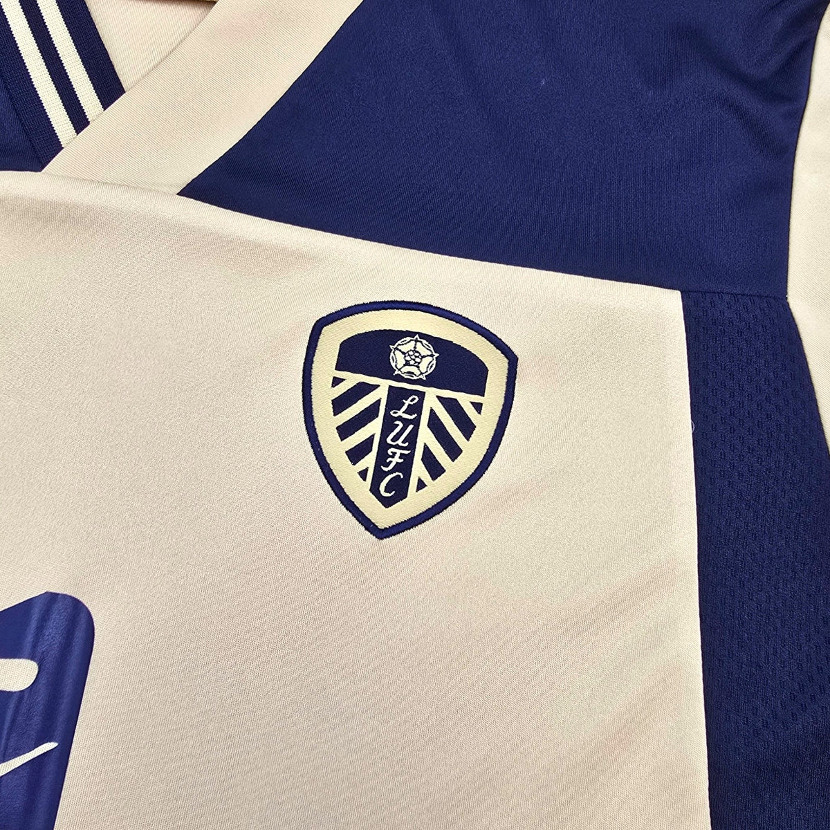2013/14 Leeds United Away Football Shirt (XL) Macron - Football Finery - FF305463