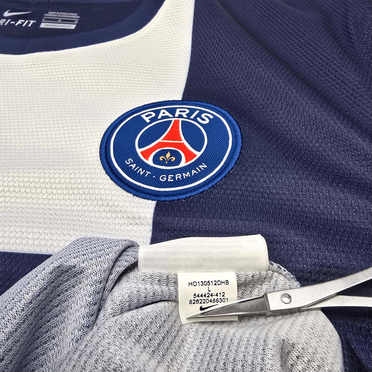 2013/14 PSG Home Football Shirt (L) Nike 32 Beckham - Football Finery - FF303427