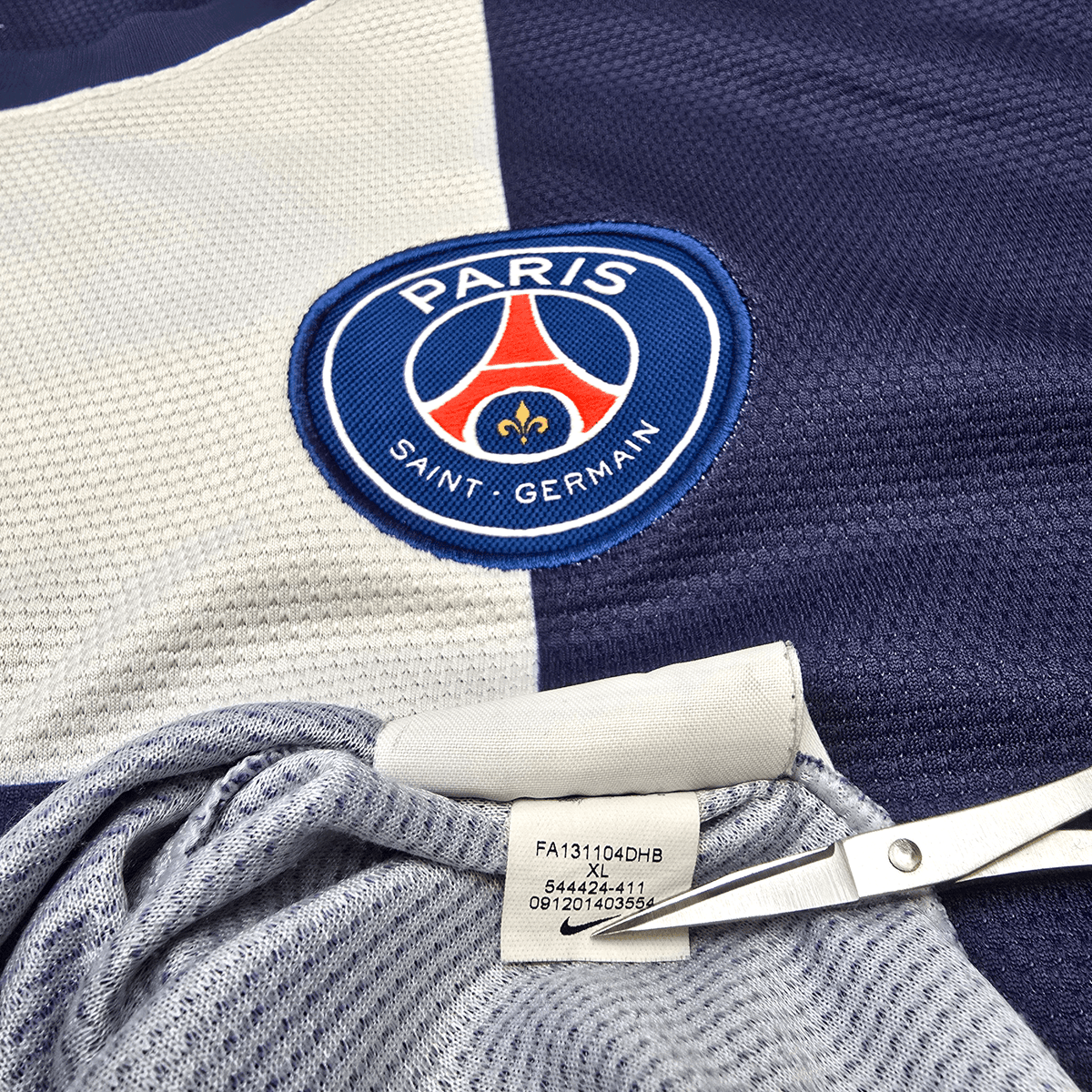 2013/14 PSG Home Football Shirt (XL) Nike 32 Beckham - Football Finery - FF302547