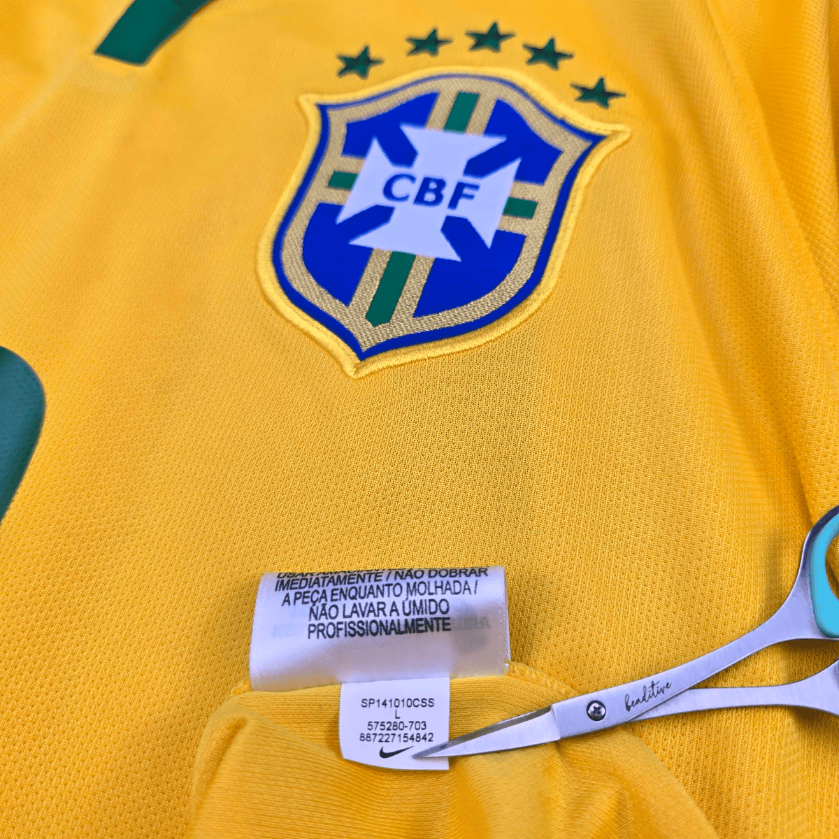 2014/15 Brazil Home Football Shirt (L) Nike 10 Neymar Jr - Football Finery - FF302373