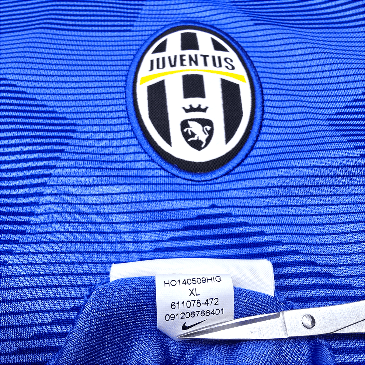 2014/15 Juventus Away Football Shirt (XL) Nike 10 Tevez - Football Finery - FF302751