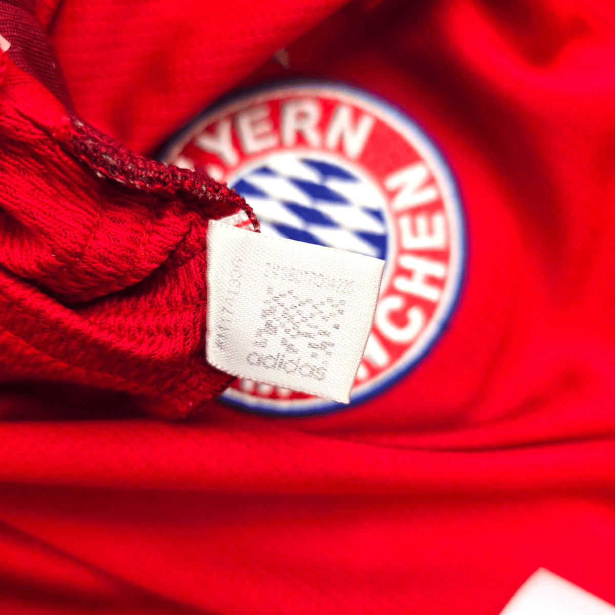 2015/16 Bayern Munich Home Football Shirt (S) Adidas 9 Lewandowski - Football Finery - FF300966
