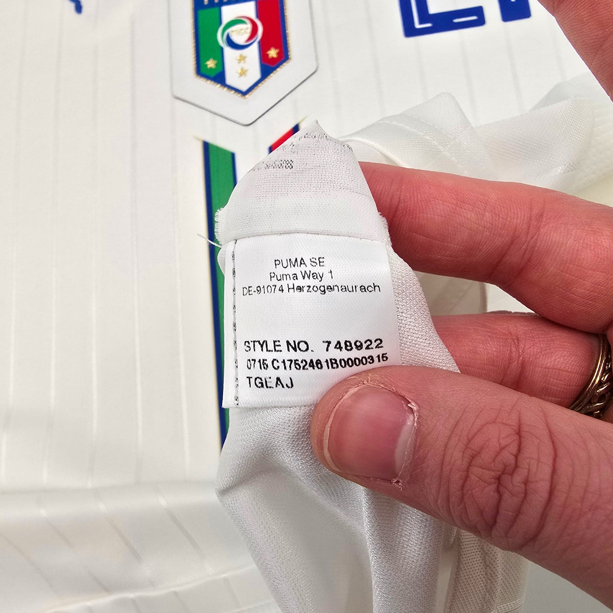2016/17 Italy Away Football Shirt (S) Puma 21 Pirlo - Football Finery - FF305747