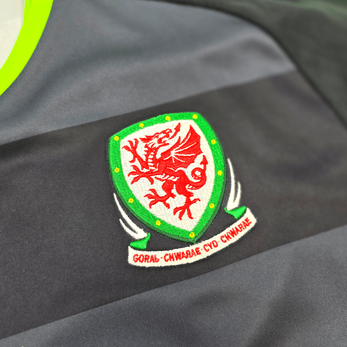 2016/17 Wales Away Football Shirt (L) Adidas 11 Bale - Football Finery - FF303391