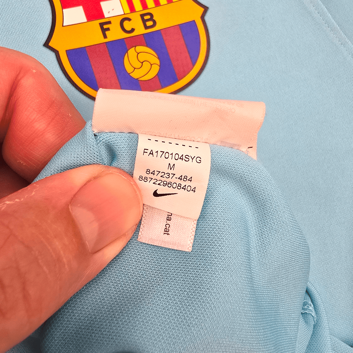 2017/18 Barcelona Away Football Shirt (M) Nike 10 Messi - Football Finery - FF302474