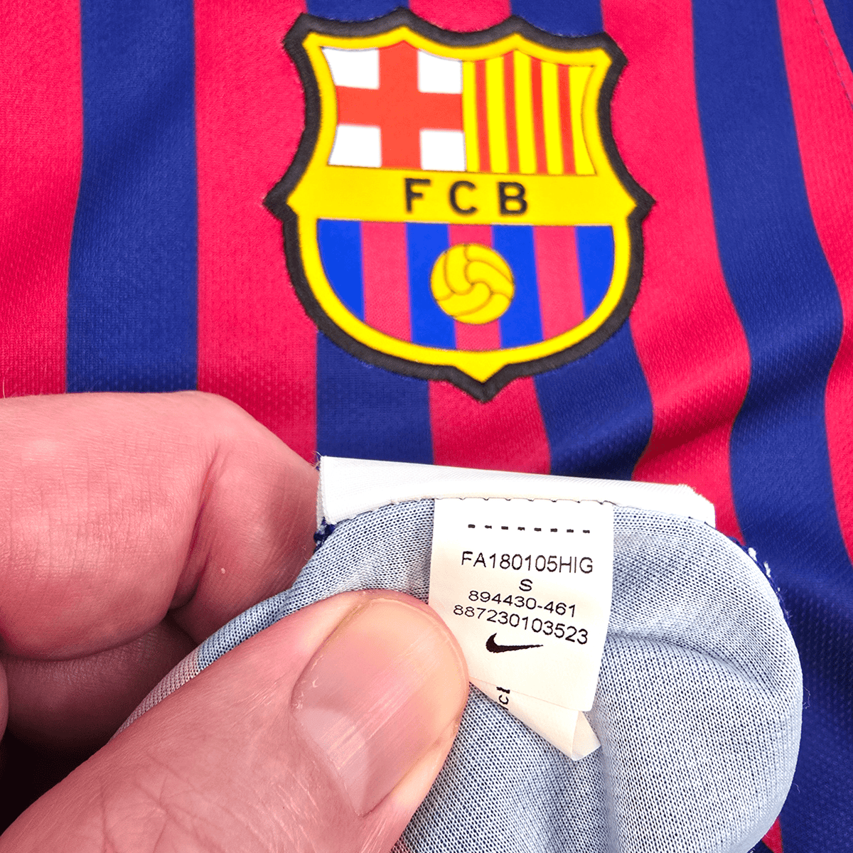 2018/19 Barcelona Home Football Shirt (S) Nike 10 Messi - Football Finery - FF304413
