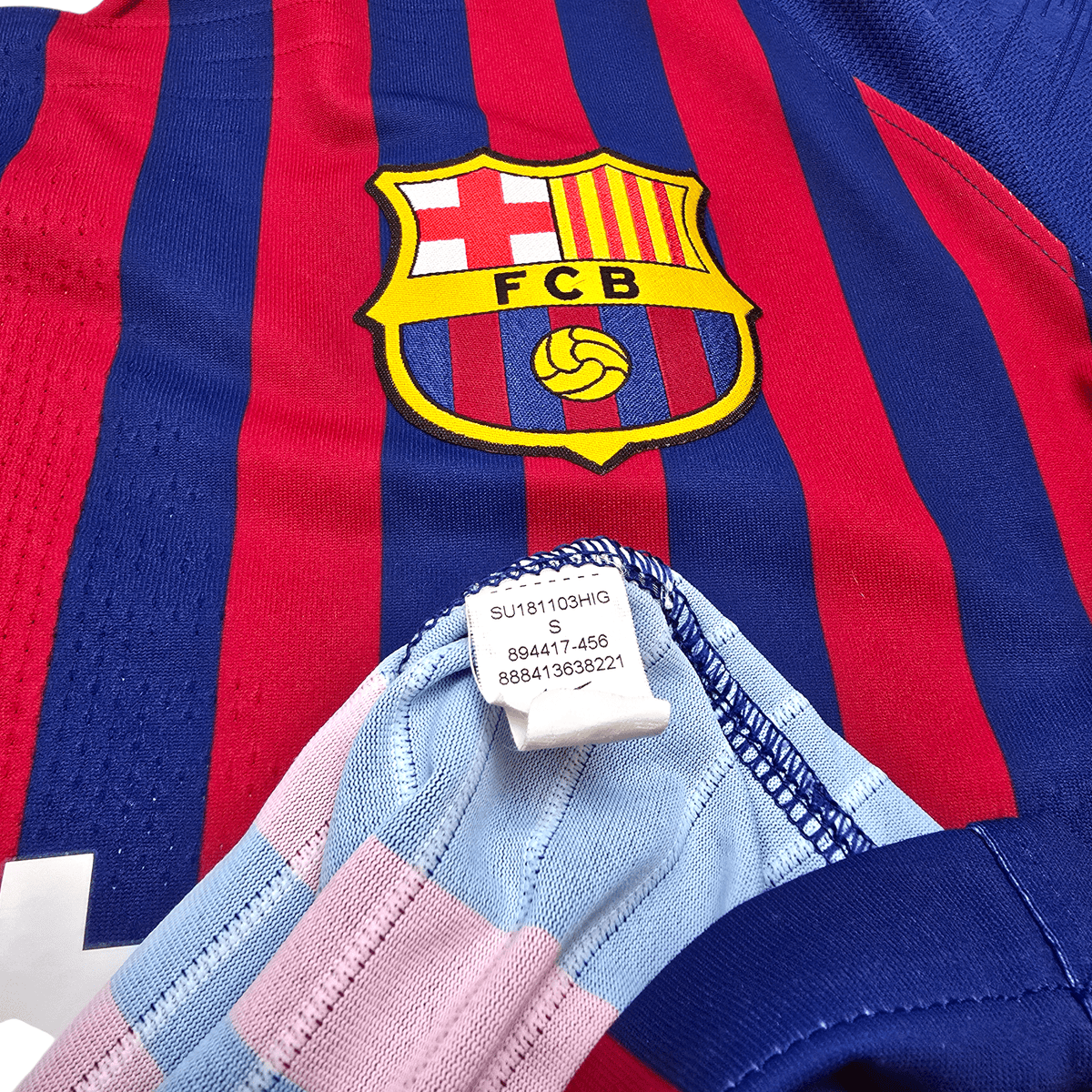 2018/19 Barcelona Home Football Shirt (S) Nike 8 Iniesta (Player Version) - Football Finery - FF302698
