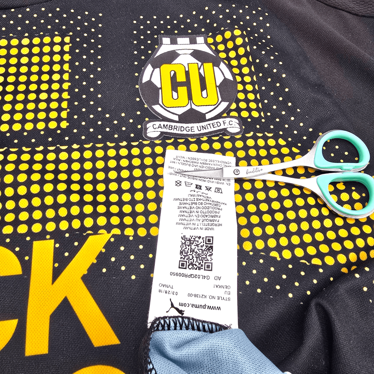 2018/19 Cambridge United Away Football Shirt (L) Puma - Football Finery - FF303174