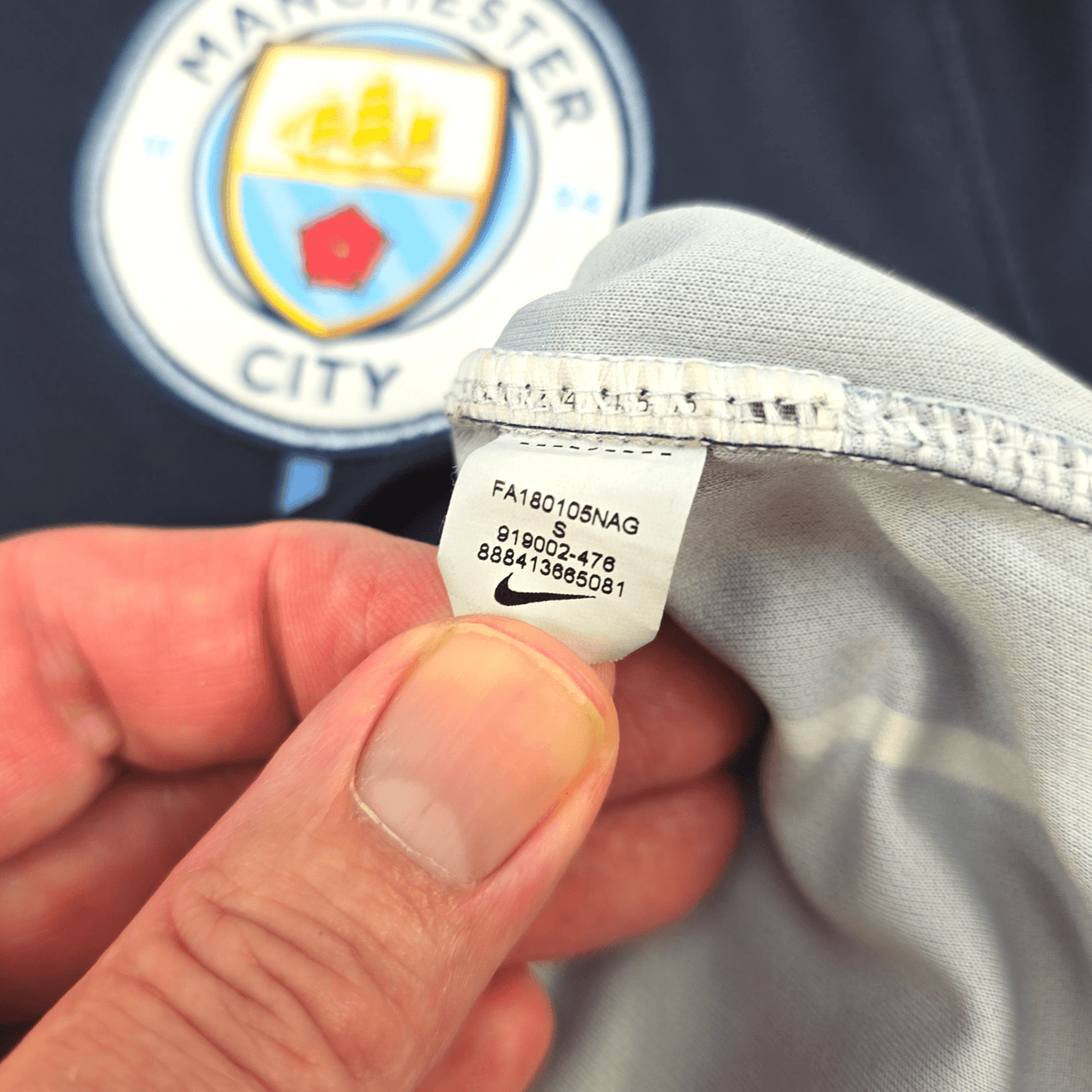 2018/19 Manchester City Away Football Shirt (S) Nike 4 Kompany - Football Finery - FF301314