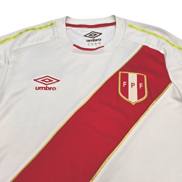 2018/19 Peru Home Football Shirt (S) Umbro - Football Finery - FF302506