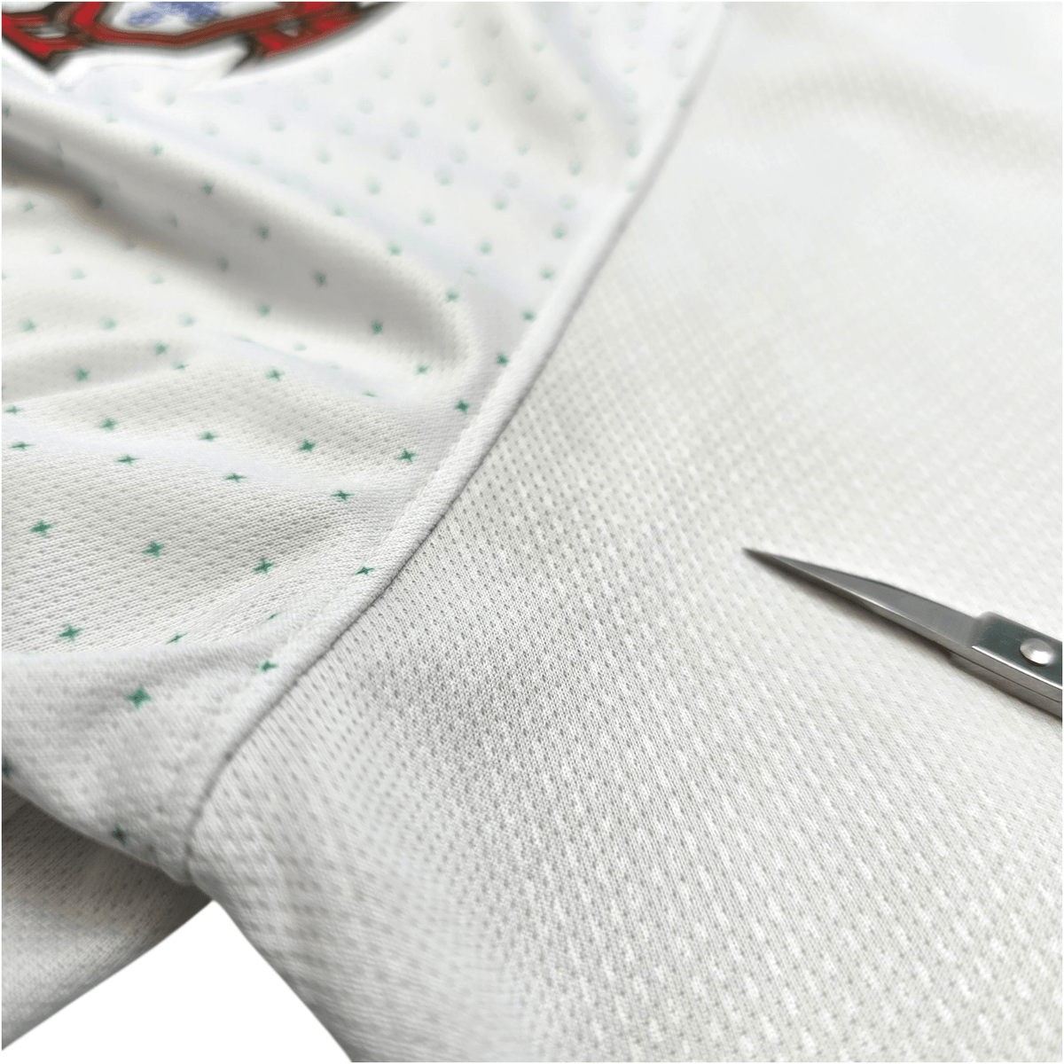 2018/19 Portugal Away Football Shirt (L) Nike 7 Ronaldo - Football Finery - FF302687