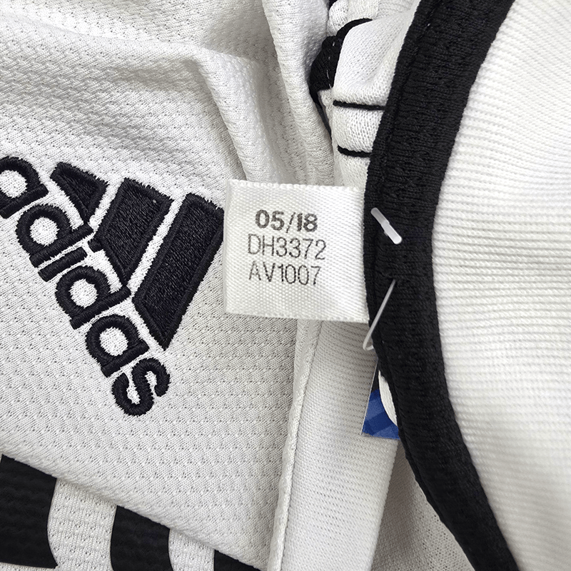2018/19 Real Madrid Home Football Shirt (L) Adidas 9 Benzema - Football Finery - FF301124