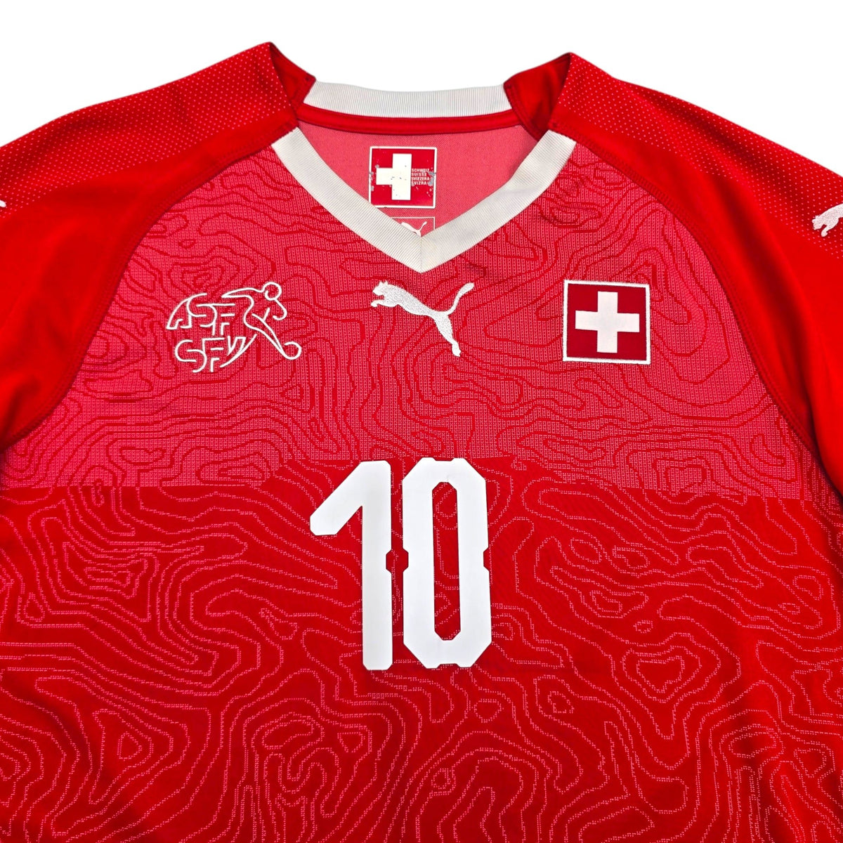2018/20 Switzerland Home Football Shirt (S) Puma 10 Xhaka - Football Finery - FF304239
