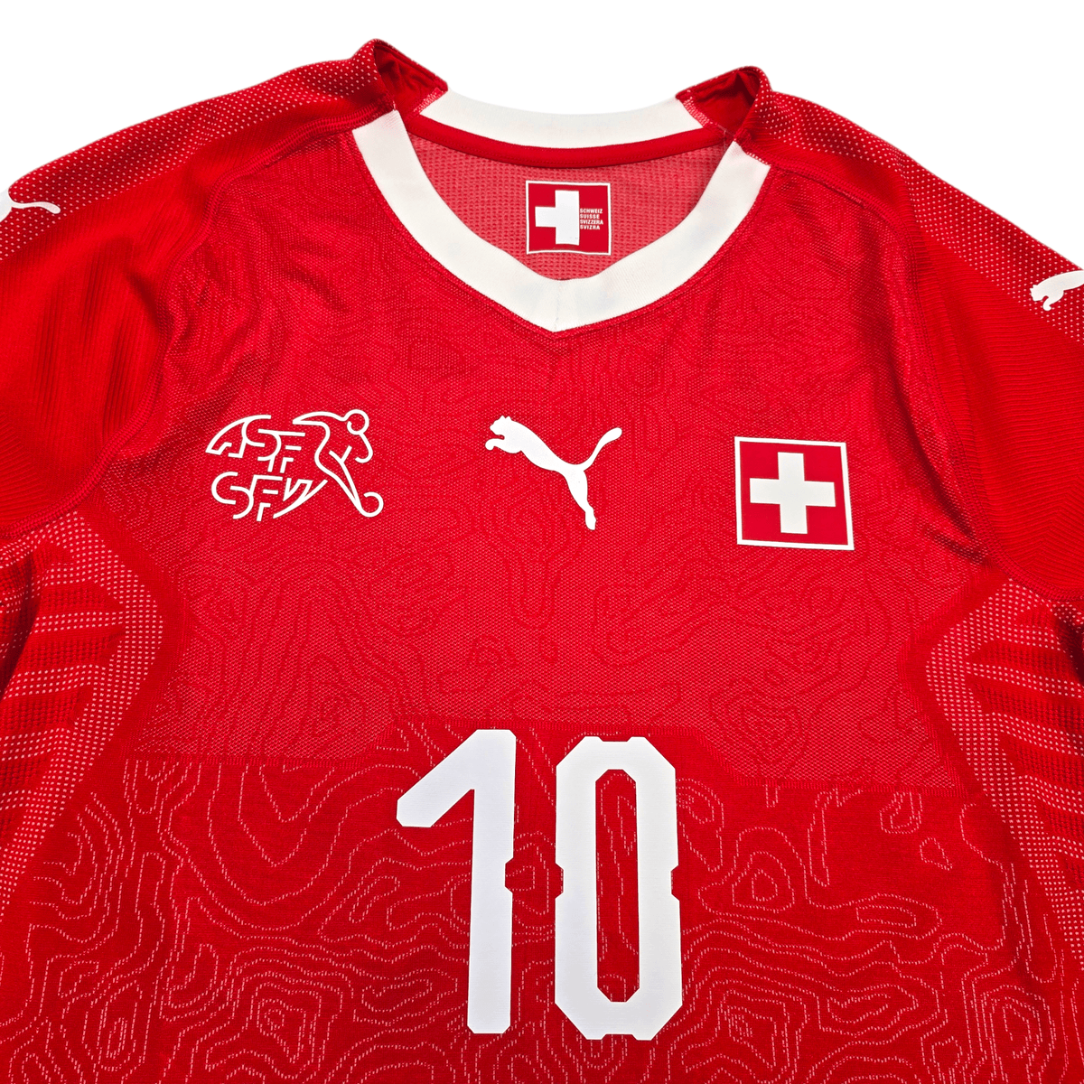 2018/20 Switzerland Home Football Shirt (XL) Puma 10 Xhaka (Player Version) - Football Finery - FF301472